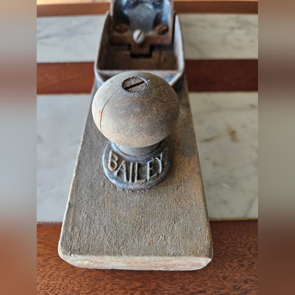 Vintage Wooden Hand Plane - Picture 2 of 7
